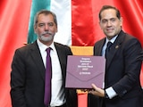 Édgar Amador Zamora, secretario de Hacienda, entrega el Paquete Económico 2027 a la Cámara de Diputados, el 8 de septiembre de 2026.
