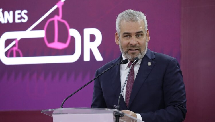 El gobernador Alfredo Ramírez Bedolla precisó que la reducción de los delitos permite establecer que la ruta ha sido la adecuada en materia de combate al delito en Michoacán.
