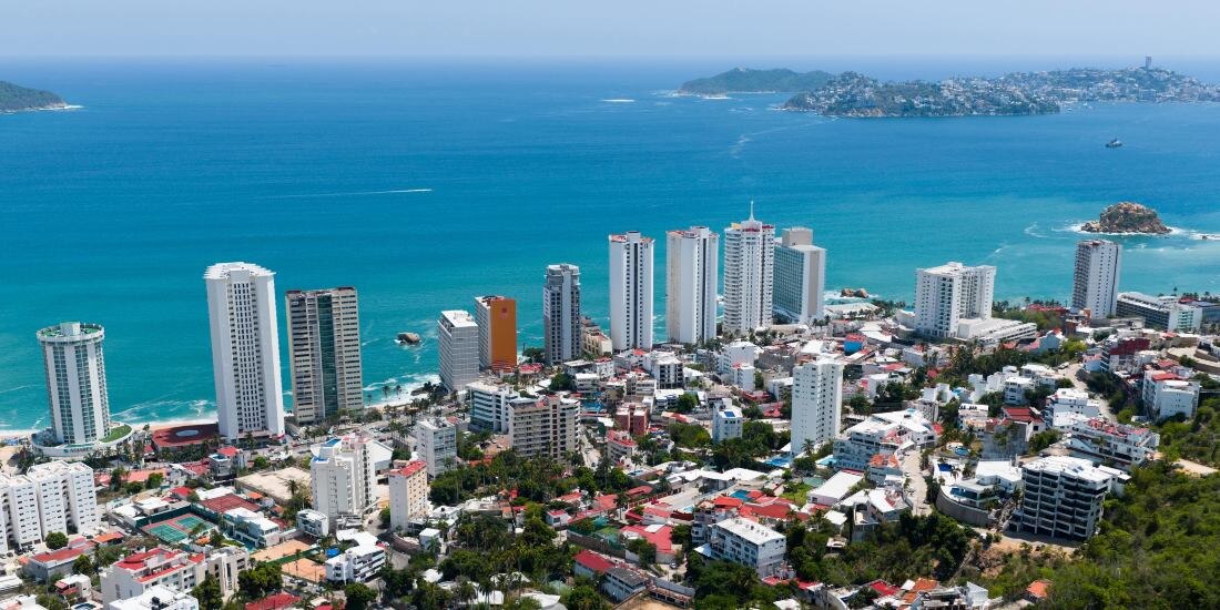 Sin afectaciones por el huracán ‘Erick’, Acapulco mantiene su oferta turística al 100 por ciento.