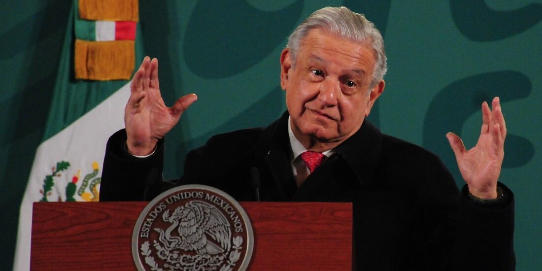 AMLO dijo que el acuerdo que declara de “interés público y seguridad nacional” la realización de las megaobras de su Gobierno sólo tiene por objetivo agilizar los trámites burocráticos entre las dependencias, sin dejar de lado la transparencia