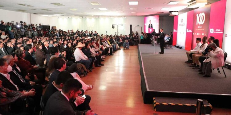 El gobernador de Hidalgo, Julio Menchaca Salazar, presentó los avances de los primeros 100 días de la administración que encabeza.