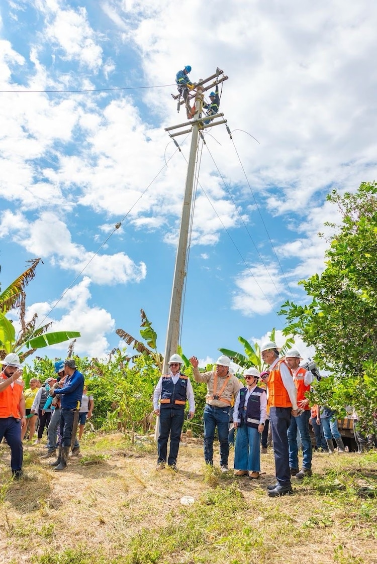 Coordinación estratégica entre la CFE y el Sistema Nacional de Protección Civil.