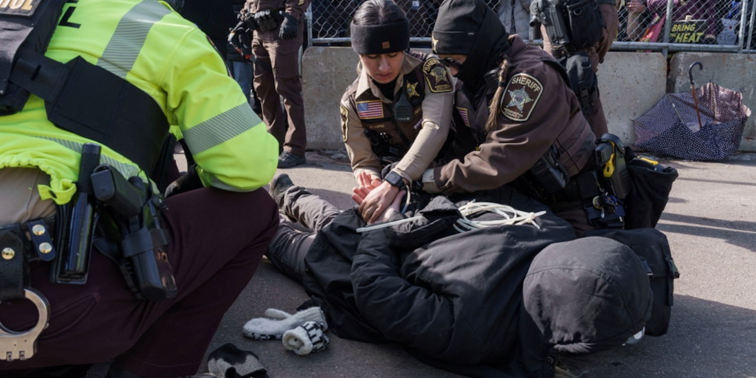 Mexicanos, un tercio de migrantes muertos en manos del ICE; van 12