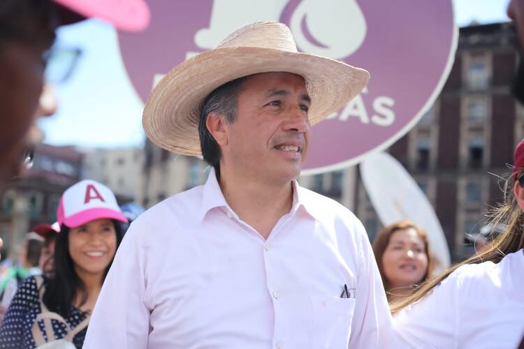 Cuitláhuac García, uno de los gobernadores de Morena presentes hoy en el Zócalo de la CDMX por mensaje de AMLO