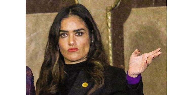 Alessandra rojo de la vega en la instalación del Cabildo capitalino, en 2024