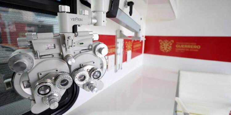 La gobernadora Evelyn Salgado Pineda, dio el banderazo de salida a la caravana de 24 Unidades Médicas Especializadas