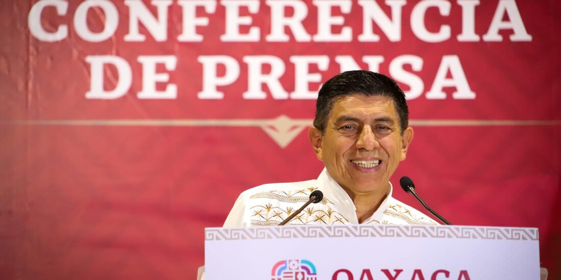 El Gobernador constitucional del estado de Oaxaca.