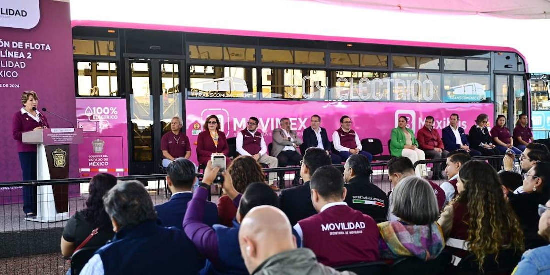 Delfina Gómez pone en marcha 15 unidades eléctricas del Mexibús.