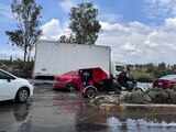 Inundación en las avenidas periférico y Río de los remedios en los límites de Ecatepec.