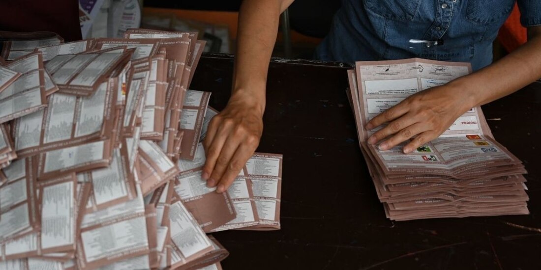 “Los ciudadanos serán los guardianes de la democracia”, resaltó el consejero presidente del INE.