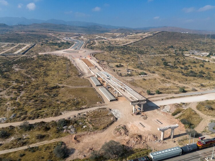 Transportes y comunicaciones fue el sector con mayor crecimiento anual en puestos de empleo.