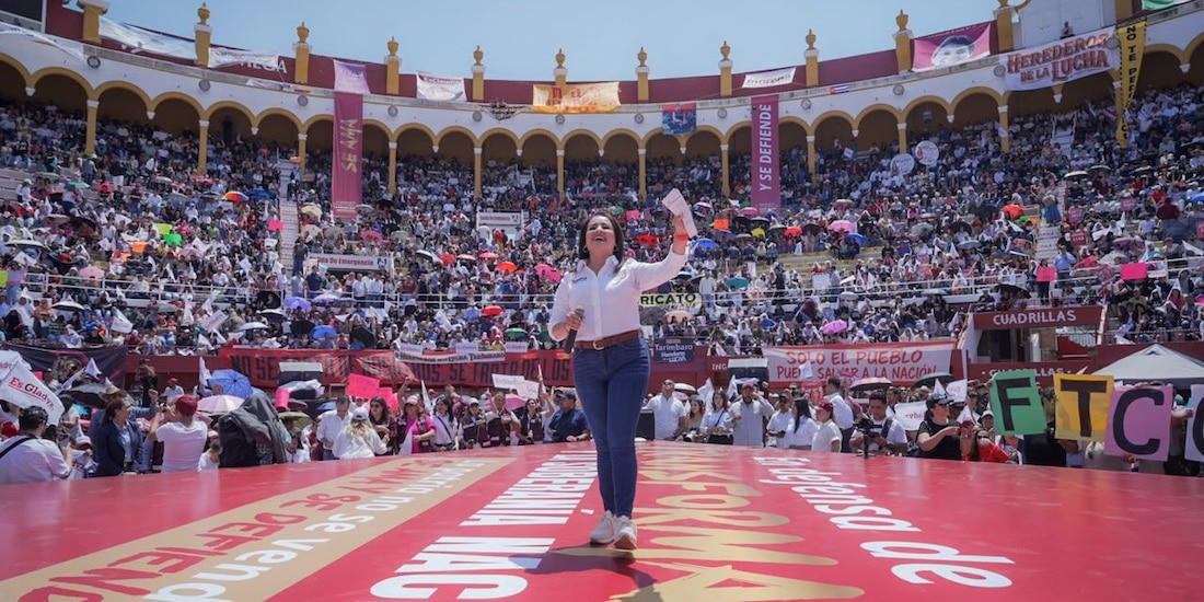 Gladyz Butanda, invitada a asamblea de Morena en Morelia, Michoacán.