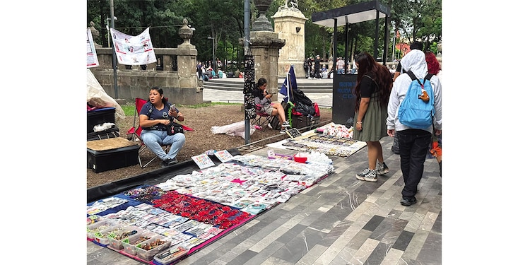Respaldan chilangos el retiro de ambulantes en Alameda Central │ Aspectos