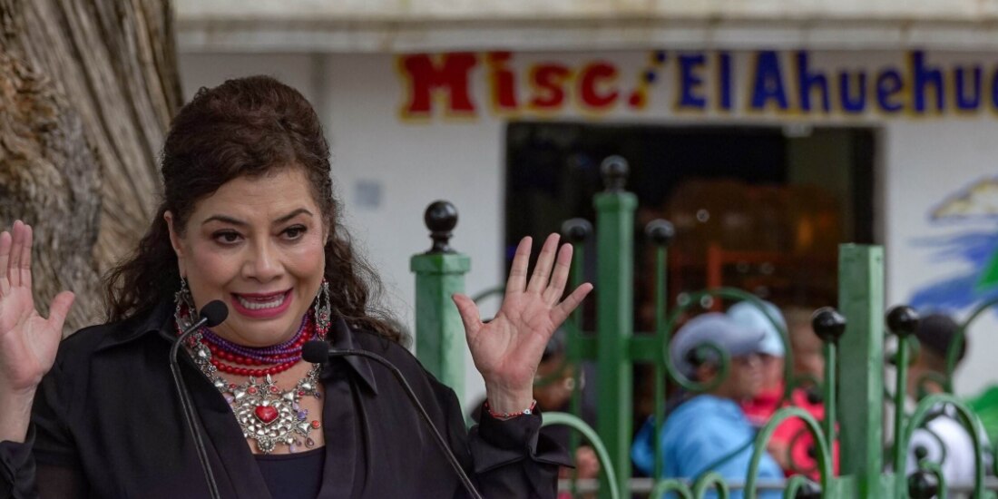 Clara Brugada, Jefa de Gobierno de la CDMX, ayer, en la conmemoración del Día del Árbol en la alcaldía Azcapotzalco.