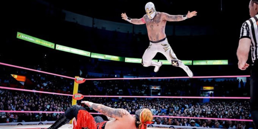 Templario se lanza a Zandokan Jr. en una función del CMLL