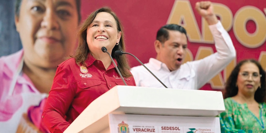LA GOBERNADORA morenista, ayer, durante un acto público.