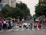 Integrantes de la CNTE bloqueando el cruce de Paseo de la Reforma y avenida Bucareli, el pasado 27 de mayo