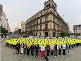 Clara Brugada (centro), ayer, con la nueva UPC.