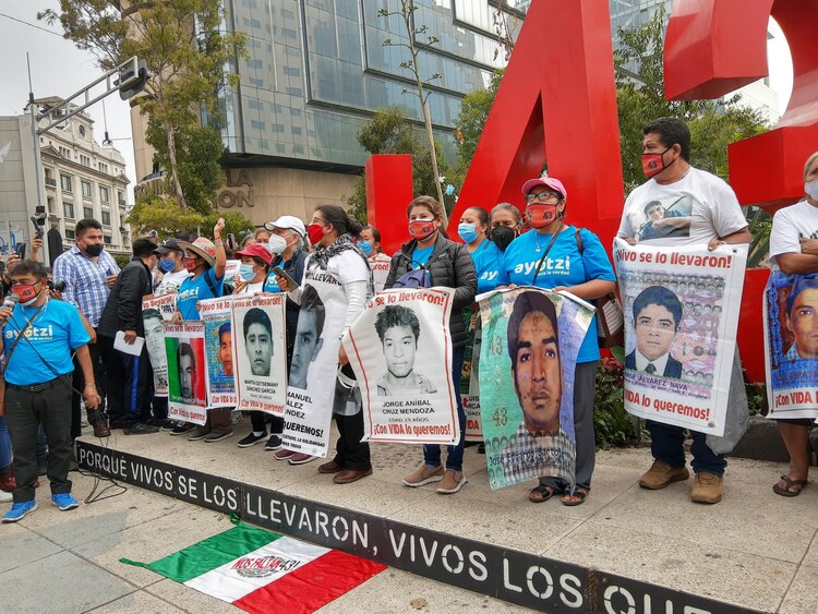 Antimonumento a los 43