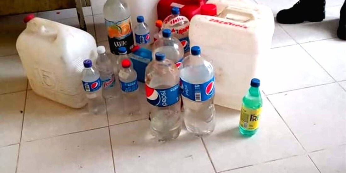 Las autoridades recomiendan, para evitar el consumo de sustancias no aptas para los humanos, adquirir las bebidas en comercios establecidos y verificar que estén selladas correctamente.