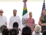 LA PRESIDENTA
(c.) y Brooke Rollins,
el sábado en
Metapa, Chiapas.
