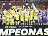 JUGADORAS azulcremas festejan el título que obtuvieron, ayer, en Estados Unidos ante las Amazonas.