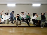 Los bailarines y Brandon Masele (al centro), la semana pasada.