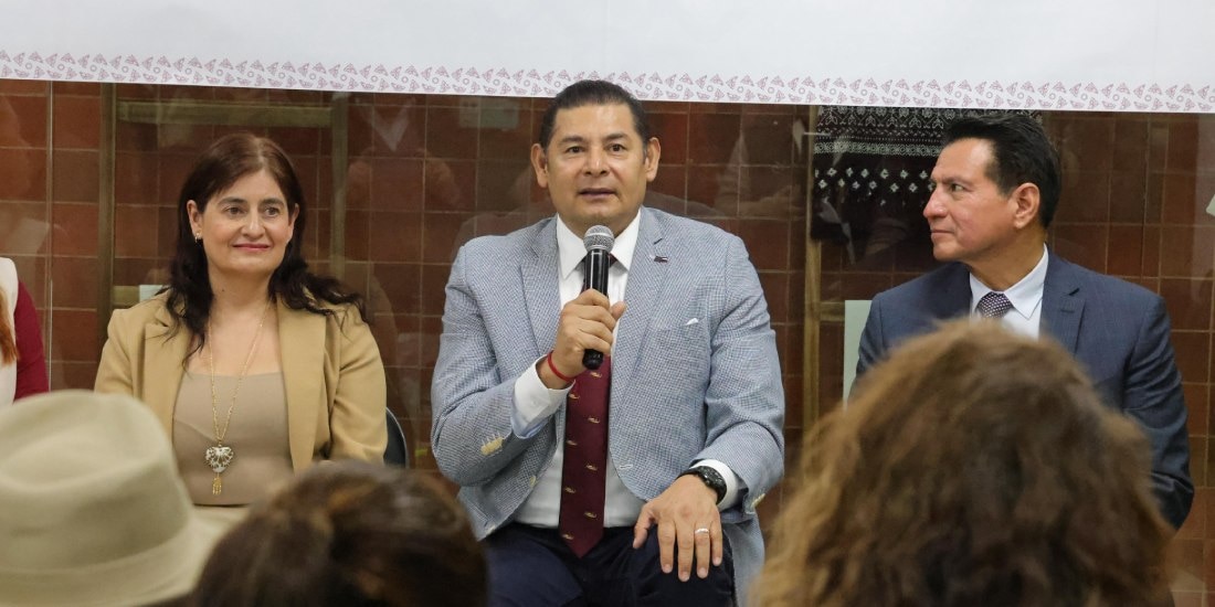 Festival GLOW consolida a Puebla como destino internacional, asegura Alejandro Armenta.