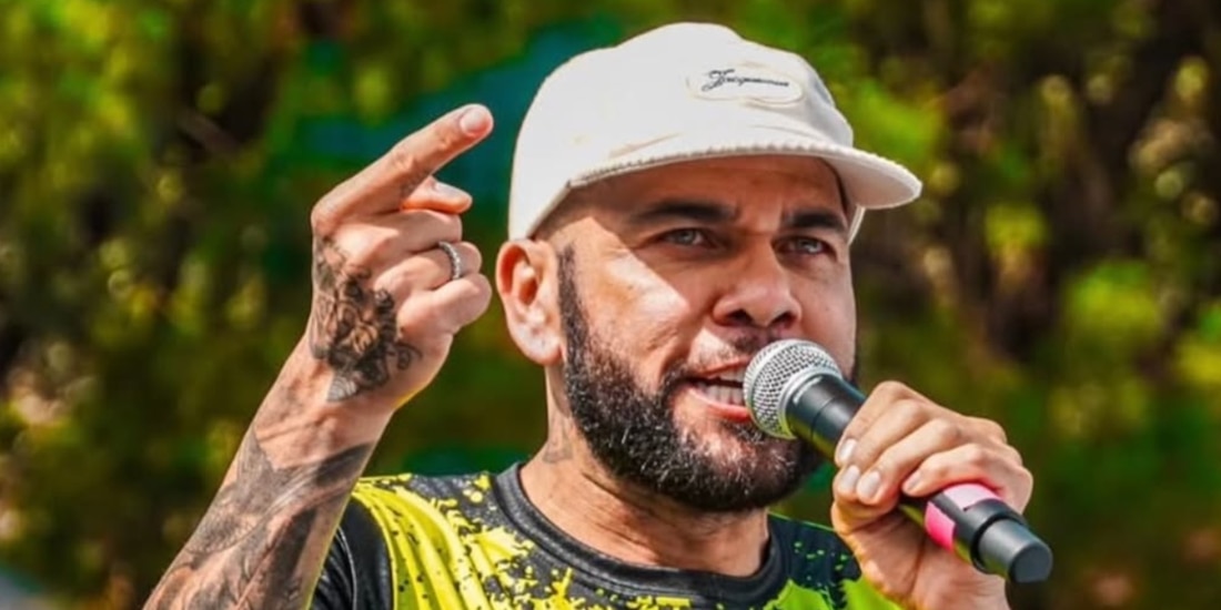 Dani Alves lució el jersey de uno de los clubes más trascendentes de América.