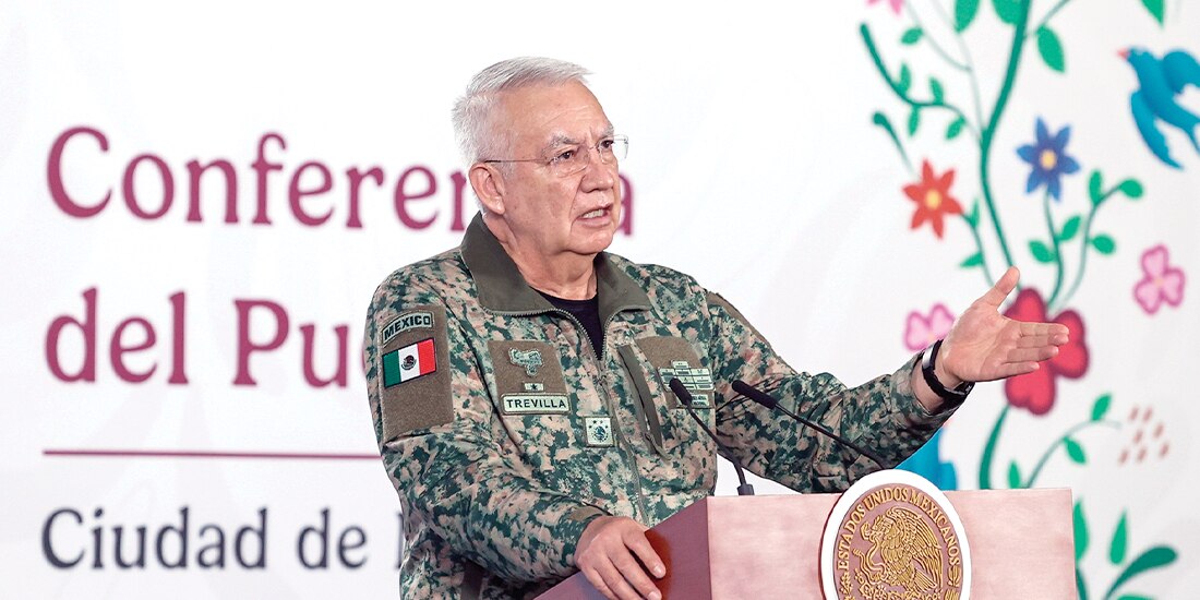 EL SECRETARIO de la Defensa, Ricardo Trevilla, ayer, en conferencia de prensa.