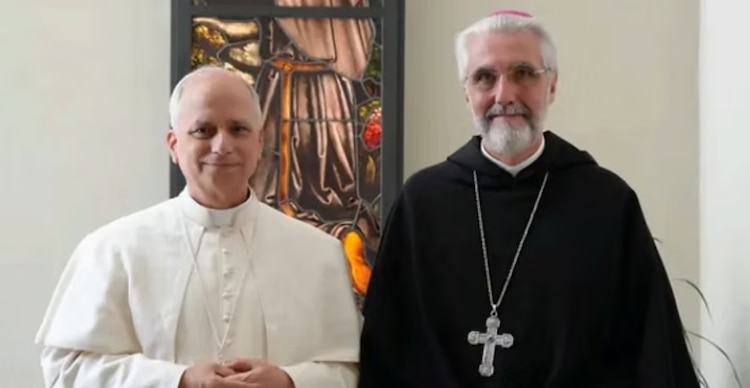 Papa León XIV y Luis Marín de San Martín