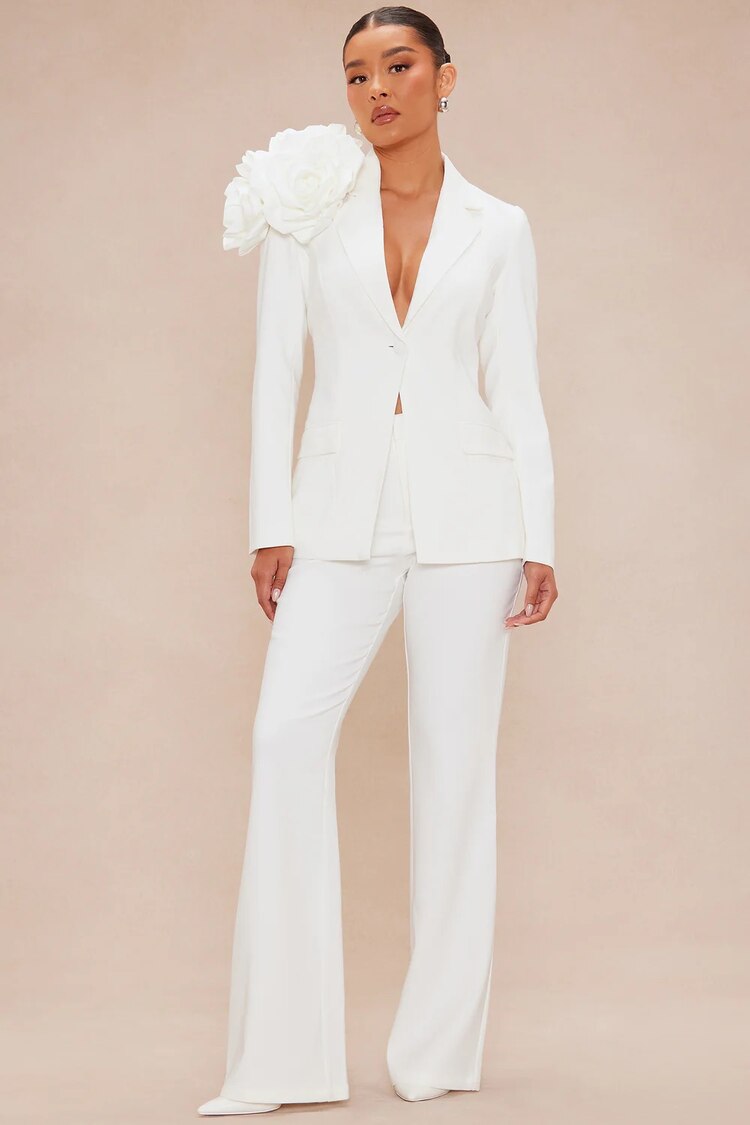 Traje blanco de mujer