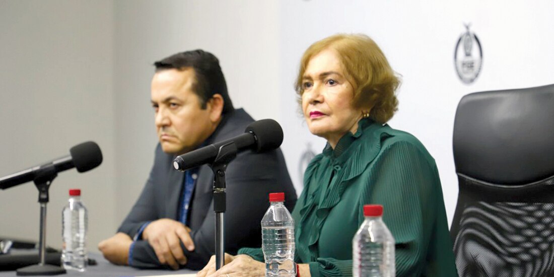 La extitular de la FGE-Sinaloa, Sara Quiñónez, en conferencia, el 12 de agosto.