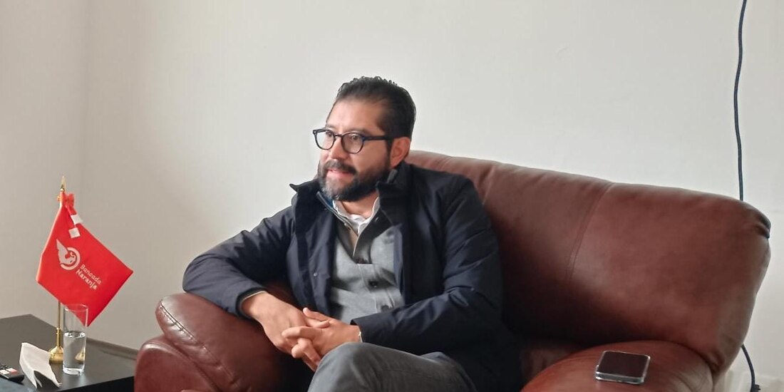 El coordinador de la Asociación Parlamentaria Ciudadana en el Congreso de la Ciudad de México, Royfid Torres, durante la entrevista con La Razón.