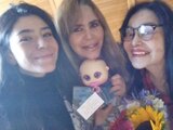 Rossy Mendoza con su hija y su nieta.