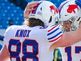 Jugadores de los Bills celebran una jugada del partido ante los Rams