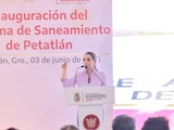 Evelyn Salgado inaugura primera etapa del Sistema de Saneamiento de Petatlán.