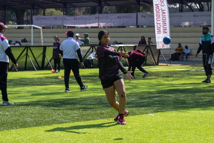 Clase Nacional de softbol y beisbol en las 32 entidades de la República.