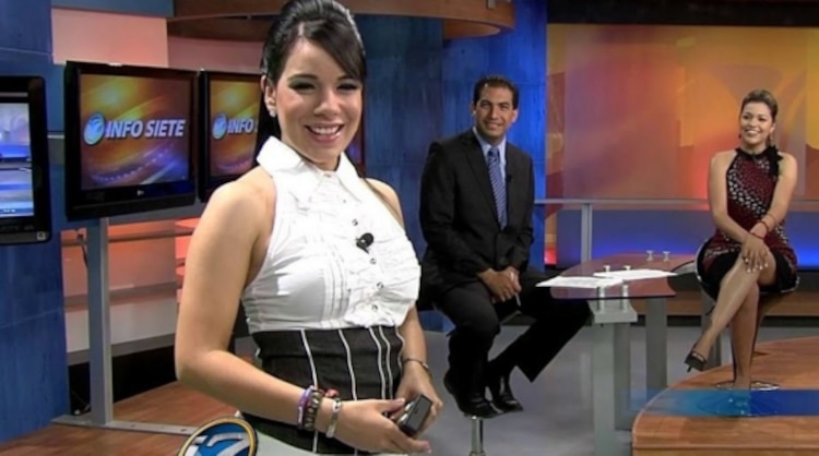 Débora Estrella en Info7 de TV Azteca Noreste