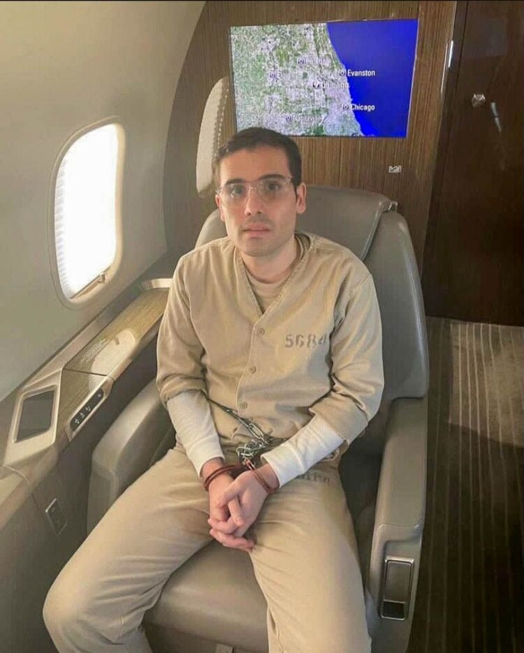 El hijo de Joaquín El Chapo Guzmán, Ovidio Guzmán López, fue extraditado de México a Estados Unidos el viernes 15 de septiembre, para que enfrente un proceso por varios cargos de narcotráfico en aquel país.