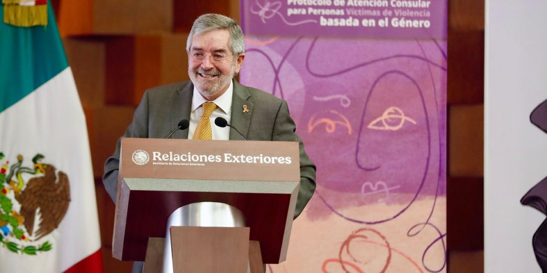 Juan Ramón de la Fuente, titular de la SRE, pide licencia para someterse a cirugía.