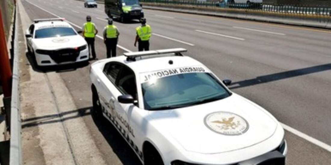 Patrullaje de parte de la Guardia Nacional en carreteras de México.