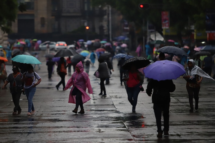 Fuertes lluvias impactan en la Ciudad de México.