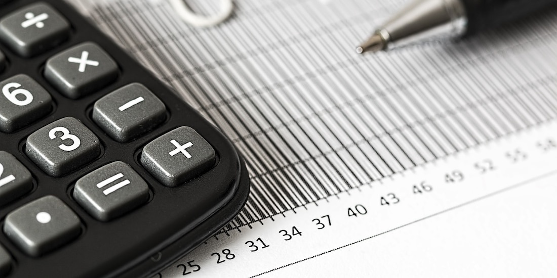 Ingresos tributarios bajan 1.4% en 2026