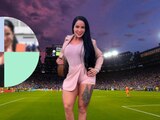 Elisa Sanches se prepara para ser árbitra en un partido por una causa benéfica