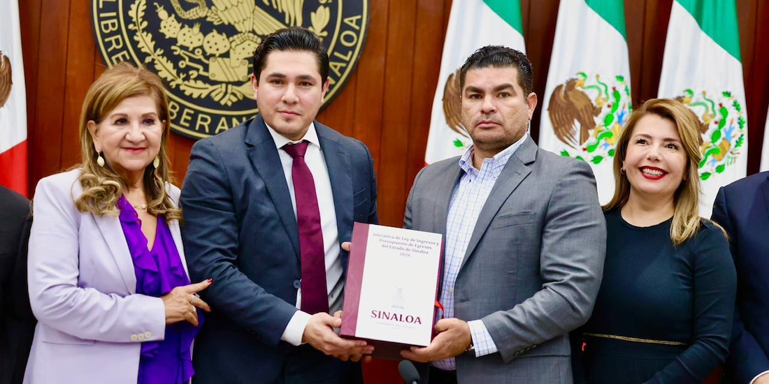 Joaquín Landeros Guicho, secretario de Administración y Finanzas, entregó la iniciativa de Ley de Ingresos y Presupuesto de Egresos 2026.