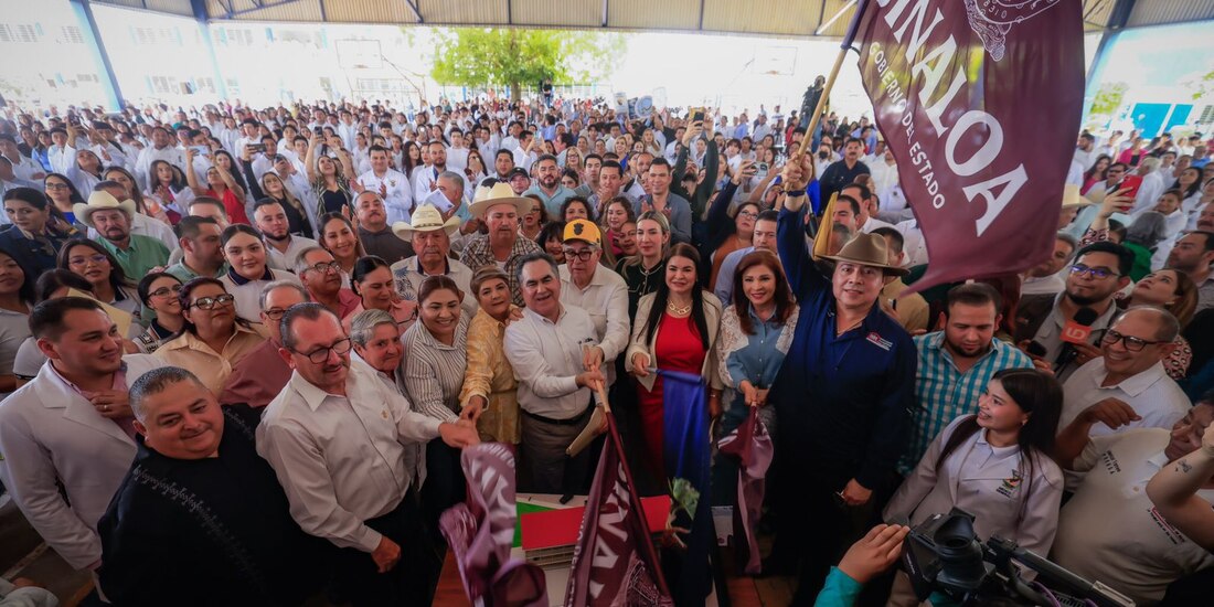 Rocha Moya reafirma su apoyo a la UAS durante evento con estudiantes y docentes en Guasave.