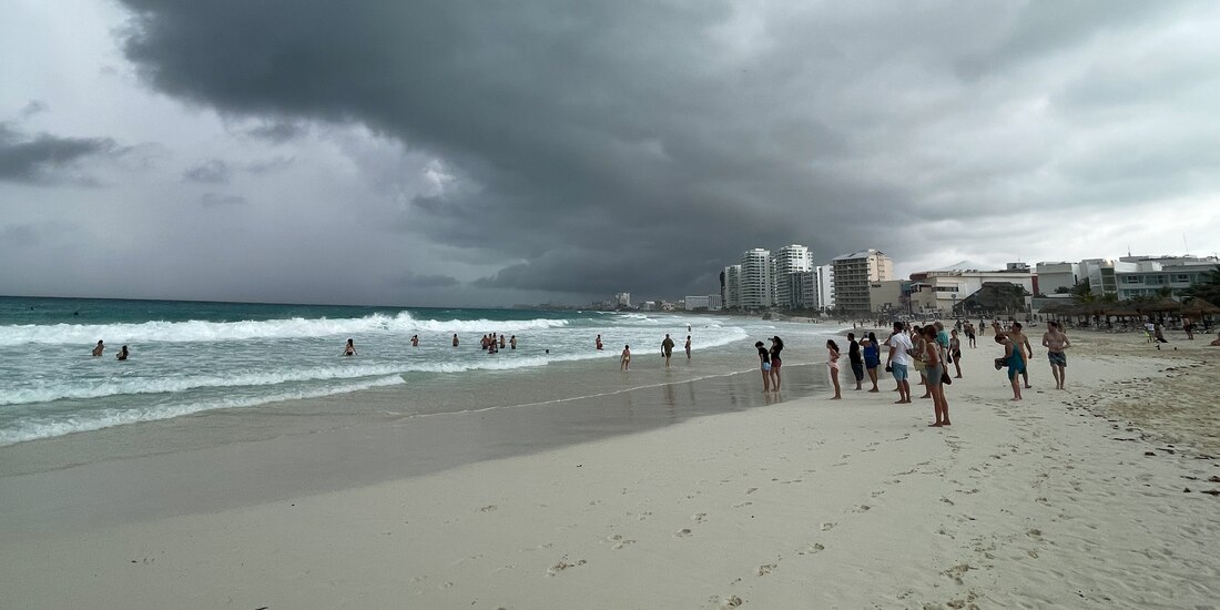 Lisa se degradó a depresión tropical.