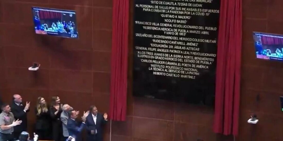 Inscriben el nombre de Heberto Castillo Martínez en el Muro de Honor del Senado.