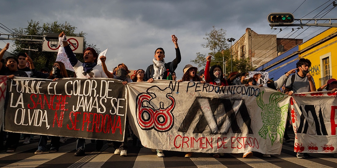 Estudiantes mantienen viva la histórica lucha contra el crimen de Estado.